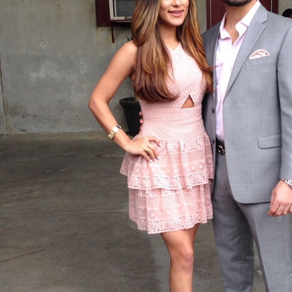 Lace Party Dress - Picture 5 of 5